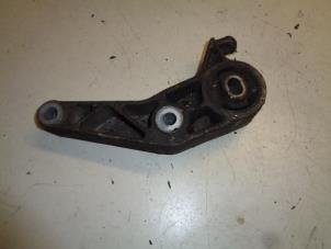 Gebruikte Motorsteun Opel Corsa C (F08/68) 1.0 12V Prijs € 9,00 Margeregeling aangeboden door Hans Auto Onderdelen
