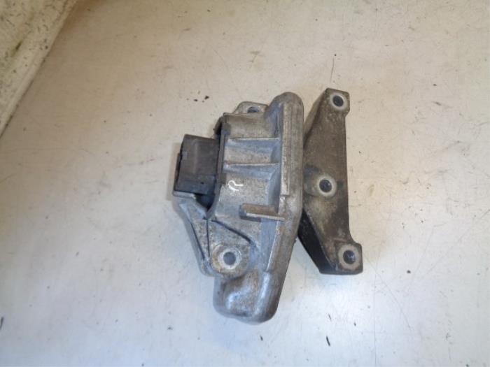 Gebruikte Motorsteun Citroen C2 (JM) 1.4 Prijs € 15,00 Margeregeling aangeboden door Hans Auto Onderdelen