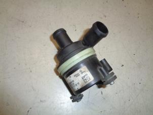 Gebruikte Extra waterpomp Opel Corsa D 1.3 CDTi 16V ecoFLEX Prijs € 18,00 Margeregeling aangeboden door Hans Auto Onderdelen