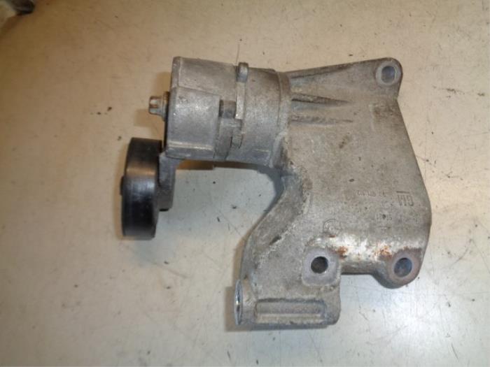Gebruikte Spanrol Multiriem Opel Corsa C (F08/68) 1.4 16V Prijs € 15,00 Margeregeling aangeboden door Hans Auto Onderdelen