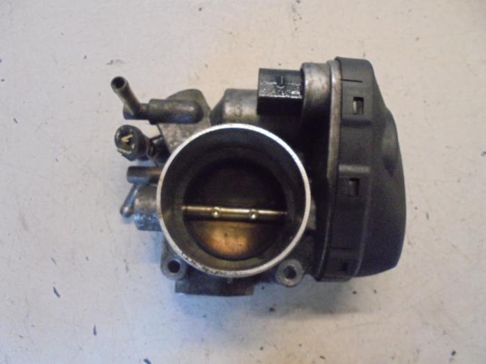 Gebruikte Gasklephuis Audi A3 (8L1) 1.6 Prijs € 40,00 Margeregeling aangeboden door Hans Auto Onderdelen