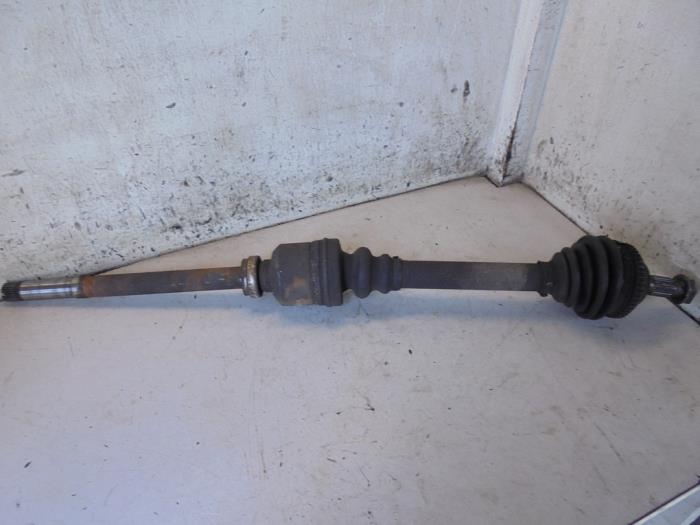 Gebruikte Steekas rechts-voor Peugeot 206 (2A/C/H/J/S) 2.0 GTI 16V Prijs € 25,00 Margeregeling aangeboden door Hans Auto Onderdelen