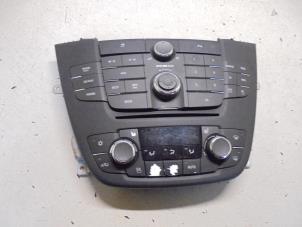 Gebruikte Radio Opel Insignia Sports Tourer 2.0 CDTI 16V 130 ecoFLEX Prijs € 50,00 Margeregeling aangeboden door Hans Auto Onderdelen
