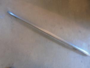 Gebruikte Dakrail rechts Mini Countryman (R60) 1.6 16V Cooper S ALL4 Prijs € 20,00 Margeregeling aangeboden door Hans Auto Onderdelen