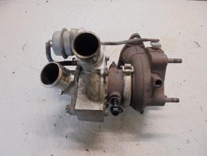 Turbo van een Toyota Corolla Verso (E12) 2.0 D-4D 16V 90 2004
