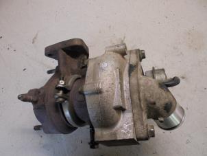 Turbo van een Toyota Corolla Verso (E12) 2.0 D-4D 16V 90 2004