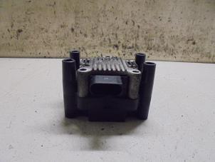 Gebruikte Bobine Volkswagen Polo III (6N2) 1.4 16V 75 Prijs € 10,00 Margeregeling aangeboden door Hans Auto Onderdelen