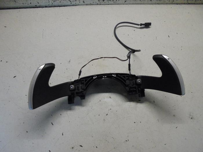 Gebruikte Schakelflipper set Peugeot 207/207+ (WA/WC/WM) 1.4 16V Prijs € 50,00 Margeregeling aangeboden door Hans Auto Onderdelen