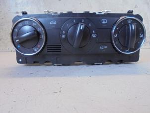 Gebruikte Chaufage Bedieningspaneel Mercedes A (W169) 2.0 A-180 CDI 16V 3-Drs. Prijs € 30,00 Margeregeling aangeboden door Hans Auto Onderdelen