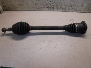 Gebruikte Steekas links-voor Volkswagen Golf IV (1J1) 1.6 FSI 16V Prijs € 35,00 Margeregeling aangeboden door Hans Auto Onderdelen
