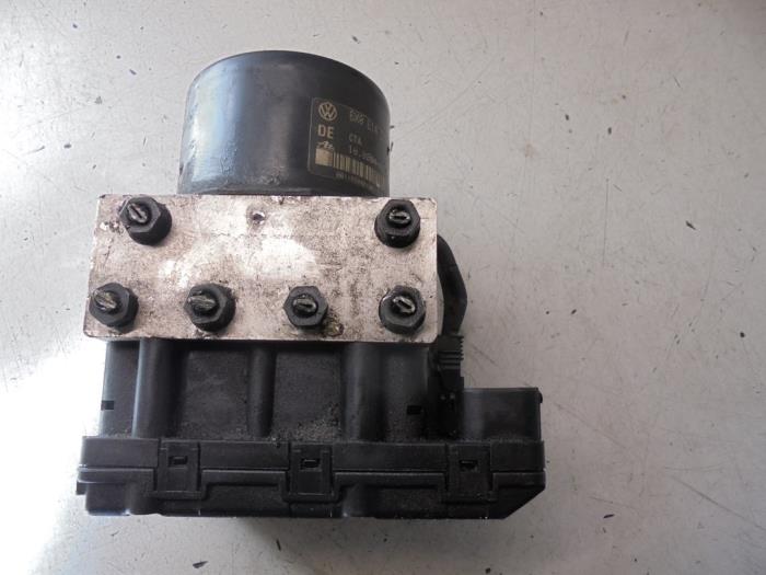 Gebruikte ABS Pomp Volkswagen Polo III (6N2) 1.0 Prijs € 30,00 Margeregeling aangeboden door Hans Auto Onderdelen