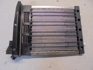 Gebruikte Kachel Verwarmingselement Mercedes A (W169) 2.0 A-180 CDI 16V 3-Drs. Prijs € 35,00 Margeregeling aangeboden door Hans Auto Onderdelen