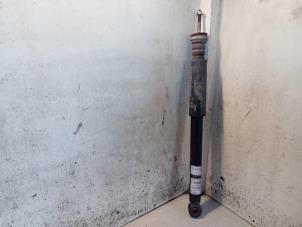 Gebruikte Schokbreker links-achter Suzuki Splash 1.0 12V Prijs € 20,00 Margeregeling aangeboden door Hans Auto Onderdelen