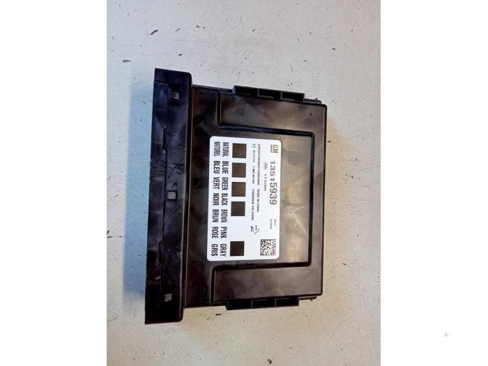 Gebruikte Computer Body Control Opel Corsa E 1.4 16V Prijs € 50,00 Margeregeling aangeboden door Hans Auto Onderdelen