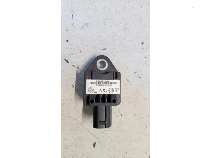 Gebruikte Sensor Airbag Fiat Idea (350AX) 1.4 16V Prijs € 40,00 Margeregeling aangeboden door Hans Auto Onderdelen