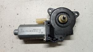 Gebruikte Motor electrisch raam Ford Fiesta 5 (JD/JH) 1.4 16V Prijs € 20,00 Margeregeling aangeboden door Hans Auto Onderdelen