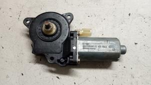 Gebruikte Motor electrisch raam Ford Fiesta 5 (JD/JH) 1.4 16V Prijs € 20,00 Margeregeling aangeboden door Hans Auto Onderdelen