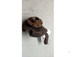 Gebruikte Asschenkel links-voor Opel Corsa B (73/78/79) 1.4 Joy,Sport,GLS 16V Ecotec Prijs € 25,00 Margeregeling aangeboden door Hans Auto Onderdelen