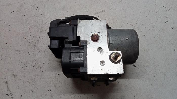Gebruikte ABS Pomp Renault Clio II (BB/CB) 1.2 16V Prijs € 30,00 Margeregeling aangeboden door Hans Auto Onderdelen