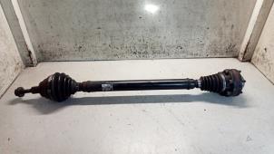 Gebruikte Aandrijfas rechts-voor Volkswagen Jetta III (1K2) 2.0 TDI 16V 140 Prijs € 40,00 Margeregeling aangeboden door Hans Auto Onderdelen