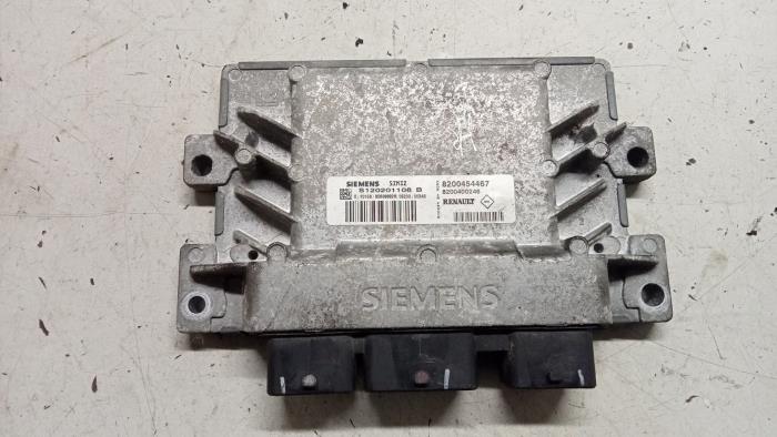 Gebruikte Computer Motormanagement Renault Clio II (BB/CB) 1.2 16V Prijs € 50,00 Margeregeling aangeboden door Hans Auto Onderdelen