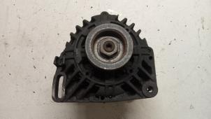 Gebruikte Dynamo Renault Clio II (BB/CB) 1.2 16V Prijs € 35,00 Margeregeling aangeboden door Hans Auto Onderdelen