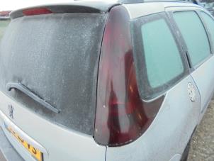 Gebruikte Achterlicht rechts Peugeot 206 SW (2E/K) 1.4 Prijs € 20,00 Margeregeling aangeboden door Hans Auto Onderdelen