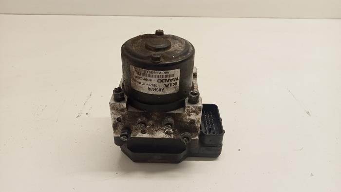 Gebruikte ABS Pomp Kia Rio (DC22/24) 1.5 16V Prijs € 25,00 Margeregeling aangeboden door Hans Auto Onderdelen