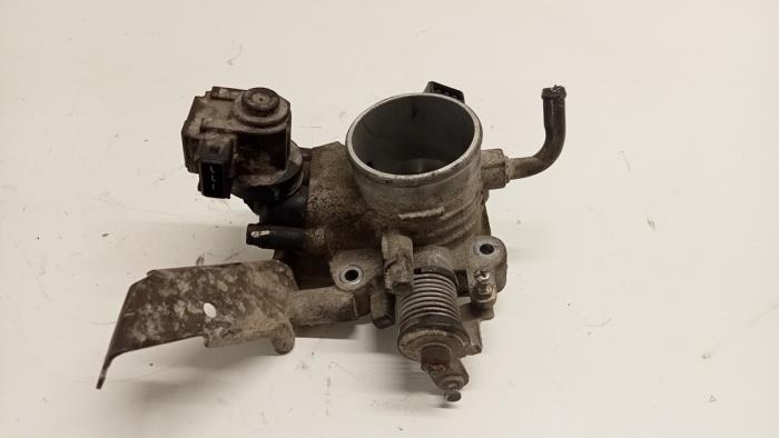 Gebruikte Gasklephuis Kia Rio (DC22/24) 1.5 16V Prijs € 20,00 Margeregeling aangeboden door Hans Auto Onderdelen