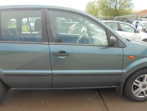 Gebruikte Deur 4Deurs rechts-voor Ford Fusion 1.6 16V Prijs € 50,00 Margeregeling aangeboden door Hans Auto Onderdelen