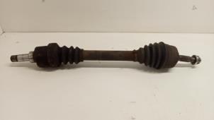 Gebruikte Aandrijfas links-voor Peugeot 206 (2A/C/H/J/S) 1.4 XR,XS,XT,Gentry Prijs € 25,00 Margeregeling aangeboden door Hans Auto Onderdelen