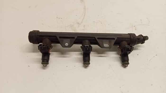 Gebruikte Injector brug Seat Ibiza III (6L1) 1.2 12V Prijs € 50,00 Margeregeling aangeboden door Hans Auto Onderdelen