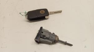 Gebruikte Slotenset Volkswagen Polo IV (9N1/2/3) 1.4 16V Prijs € 25,00 Margeregeling aangeboden door Hans Auto Onderdelen