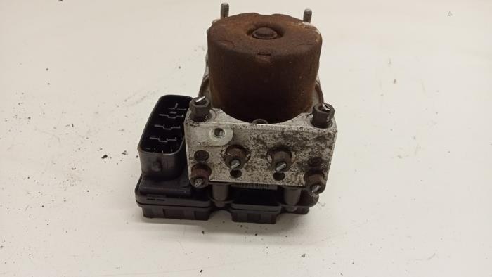 Gebruikte ABS Pomp Toyota Yaris (P1) 1.0 16V VVT-i Prijs € 25,00 Margeregeling aangeboden door Hans Auto Onderdelen