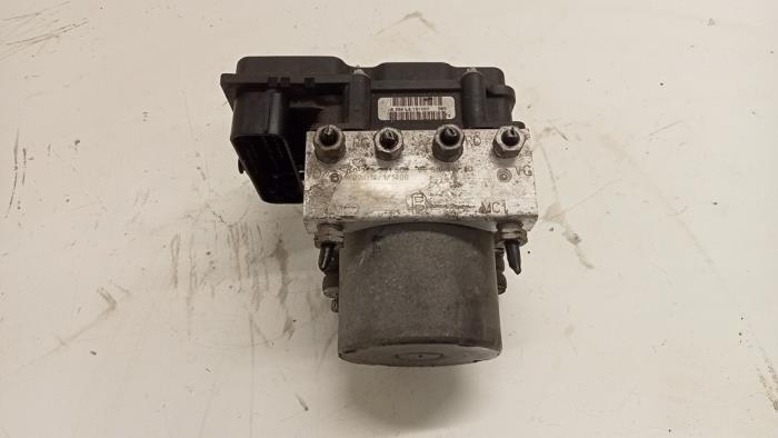 Gebruikte ABS Pomp Citroen C4 Berline (LC) 1.6 HDi 16V Prijs € 70,00 Margeregeling aangeboden door Hans Auto Onderdelen