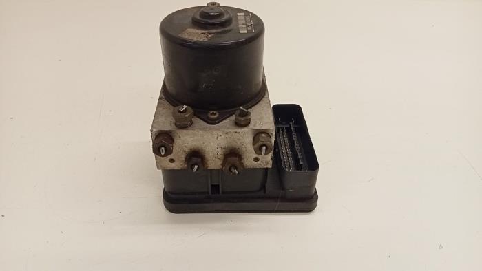 Gebruikte ABS Pomp Ford Fiesta 5 (JD/JH) 1.3 Prijs € 30,00 Margeregeling aangeboden door Hans Auto Onderdelen