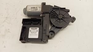 Gebruikte Motor electrisch raam Volkswagen Golf V (1K1) 1.4 FSI 16V Prijs € 20,00 Margeregeling aangeboden door Hans Auto Onderdelen