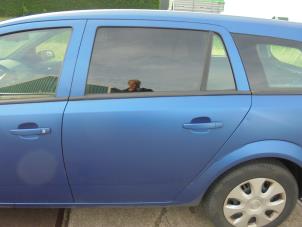 Gebruikte Deur 4Deurs links-achter Opel Astra H SW (L35) 1.4 16V Twinport Prijs € 50,00 Margeregeling aangeboden door Hans Auto Onderdelen