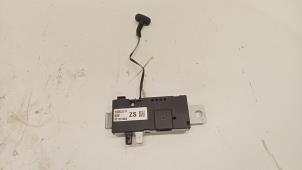 Gebruikte Antenne Versterker Opel Astra J Sports Tourer (PD8/PE8/PF8) 1.4 Turbo 16V Prijs € 25,00 Margeregeling aangeboden door Hans Auto Onderdelen