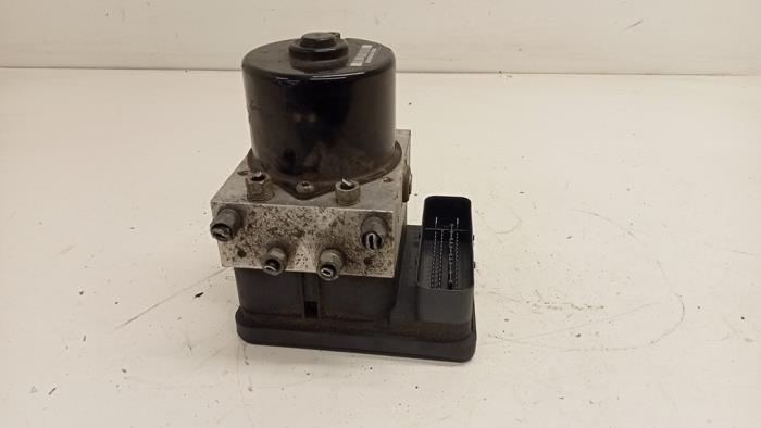 Gebruikte ABS Pomp Volvo V50 (MW) 1.6 16V Prijs € 75,00 Margeregeling aangeboden door Hans Auto Onderdelen