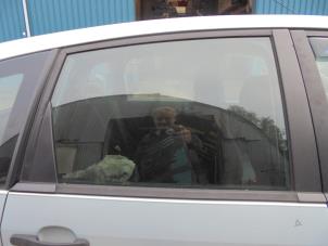 Gebruikte Deurruit 4Deurs rechts-achter Ford Fiesta 5 (JD/JH) 1.6 16V Prijs € 25,00 Margeregeling aangeboden door Hans Auto Onderdelen