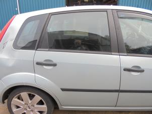 Gebruikte Deur 4Deurs rechts-achter Ford Fiesta 5 (JD/JH) 1.6 16V Prijs € 50,00 Margeregeling aangeboden door Hans Auto Onderdelen