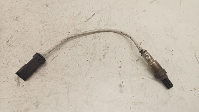 Gebruikte Lambda Sonde Peugeot 208 I (CA/CC/CK/CL) 1.0 Vti 12V PureTech Prijs € 20,00 Margeregeling aangeboden door Hans Auto Onderdelen