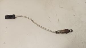 Gebruikte Lambda Sonde Peugeot 208 I (CA/CC/CK/CL) 1.0 Vti 12V PureTech Prijs € 20,00 Margeregeling aangeboden door Hans Auto Onderdelen