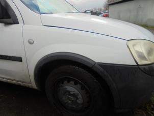 Gebruikte Scherm rechts-voor Opel Combo Tour (Corsa C) 1.3 CDTI 16V Prijs € 35,00 Margeregeling aangeboden door Hans Auto Onderdelen