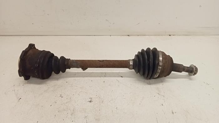 Gebruikte Aandrijfas links-voor Audi A3 (8L1) 1.8 20V Prijs € 25,00 Margeregeling aangeboden door Hans Auto Onderdelen