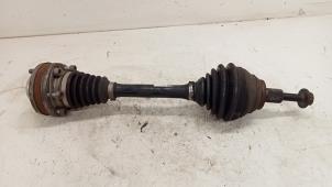 Gebruikte Aandrijfas links-voor Volkswagen Passat Variant (3C5) 2.0 TDI 16V 140 Prijs € 25,00 Margeregeling aangeboden door Hans Auto Onderdelen