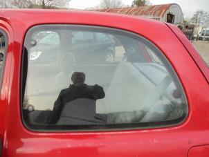 Gebruikte Extra Ruit 2Deurs links-achter Nissan Micra (K11) 1.3 LX,SLX 16V Prijs € 25,00 Margeregeling aangeboden door Hans Auto Onderdelen