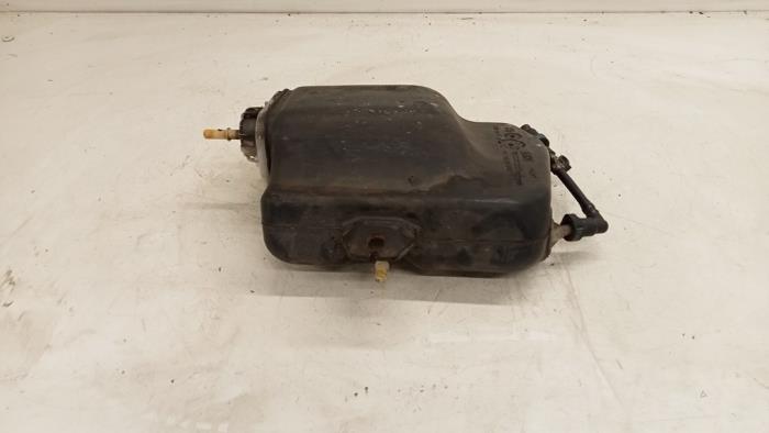 Adblue tank van een Volvo V50 (MW) 1.6 D 16V 2008