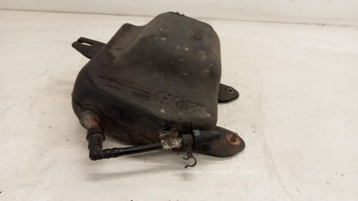 Adblue tank van een Volvo V50 (MW) 1.6 D 16V 2008